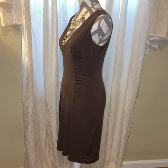 Brown Mota international dress - Picture 3 of 6